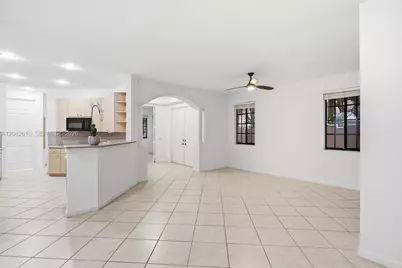 2890 Kinsington Cir #22-1, Weston, FL 33332 - Photo 11