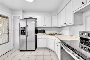 1540 NE 191st St, Miami, FL 33179 - Photo 5