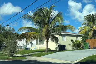 725 SW 8th Ave, Hallandale Beach, FL 33009 - Photo 5