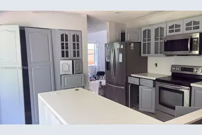 10151 SW 9th Ln #10151, Pembroke Pines, FL 33025 - Photo 3