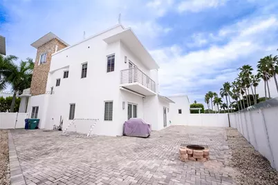 8340 NW 33 Terrace, Doral, FL 33122 - Photo 9
