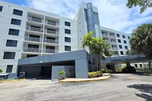 901 Hillcrest Dr, Hollywood, FL 33021 - Photo 3