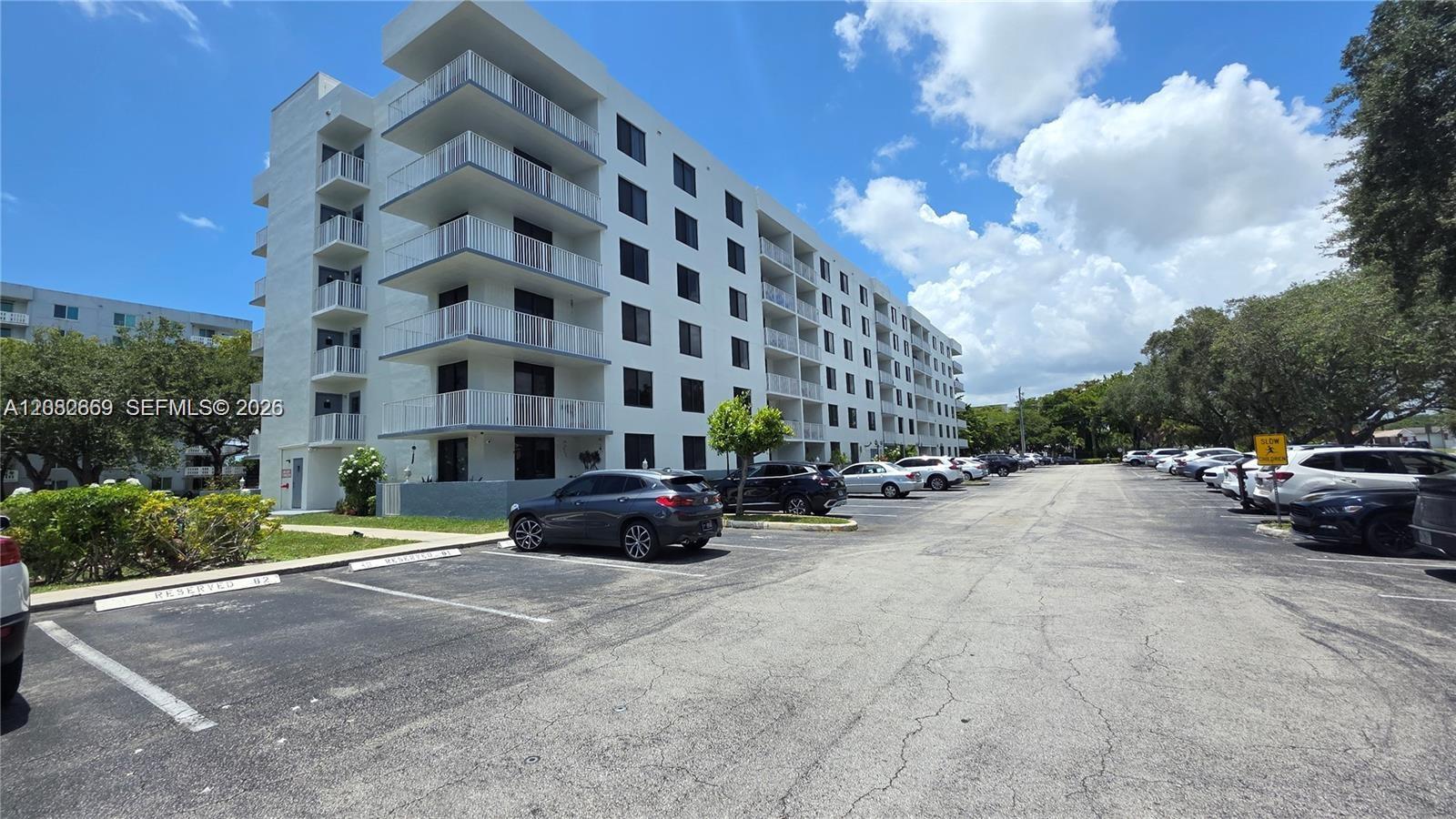 901 Hillcrest Dr #215 - 901 Hillcrest Dr #215, Hollywood, FL 33021 Luxury Property | Jose Angel Pina