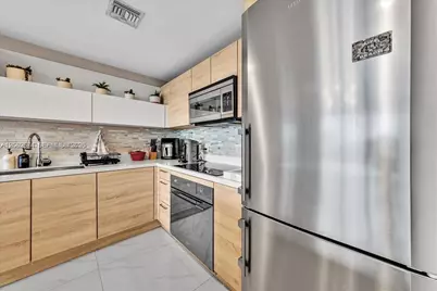 16385 Biscayne #804, North Miami Beach, FL 33160 - Photo 9