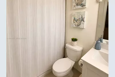 11388 W 34th Way, Hialeah, FL 33018 - Photo 9