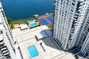 2750 NE 183rd St, Aventura, FL 33160 - Photo 21