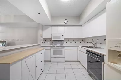 9455 Collins Ave #501, Surfside, FL 33154 - Photo 5
