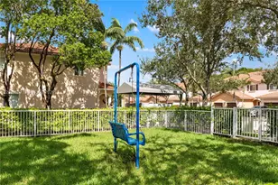 5741 Isles Cir, Tamarac, FL 33321 - Photo 41