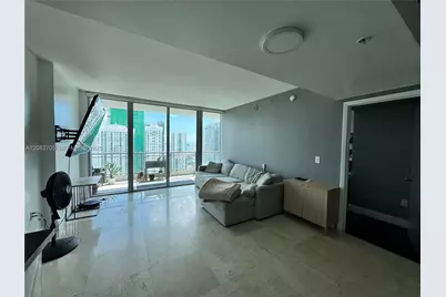 92 SW 3rd St #3811, Miami, FL 33130 - Photo 5