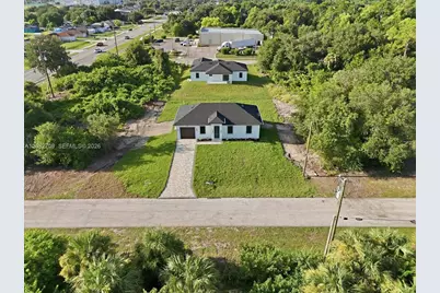 758 Long Distance Ln, Lehigh Acres, FL 33974 - Photo 7