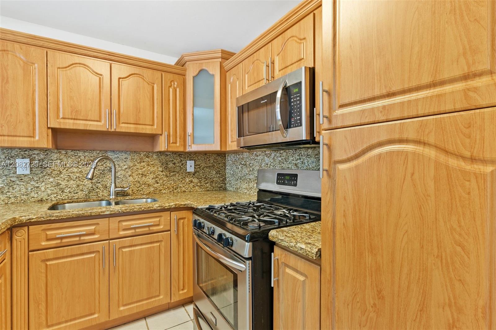 1300 W 47th Pl #223 - 1300 W 47th Pl #223, Hialeah, FL 33012 Luxury Property | Jose Angel Pina
