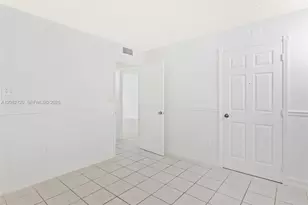 1300 W 47th Pl, Hialeah, FL 33012 - Photo 27
