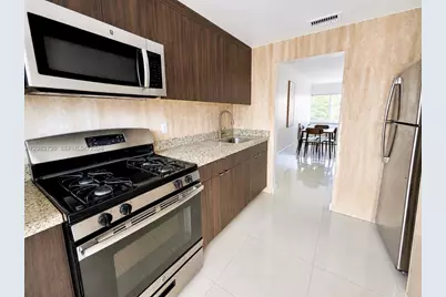 1027 94th St #4, Bay Harbor Islands, FL 33154 - Photo 5