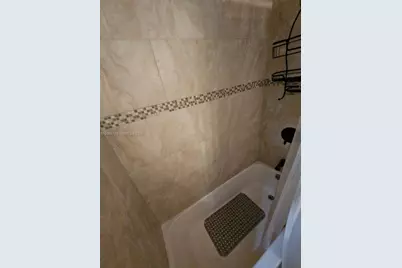 18041 Biscayne Blvd #1805, Aventura, FL 33160 - Photo 17