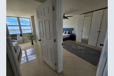 18041 Biscayne Blvd #1805, Aventura, FL 33160 - Photo 11