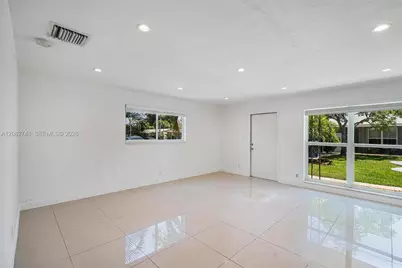 2201 NE 14th Ave #9, Wilton Manors, FL 33305 - Photo 5