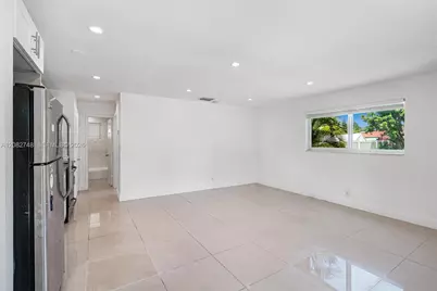 2201 NE 14th Ave #9, Wilton Manors, FL 33305 - Photo 7