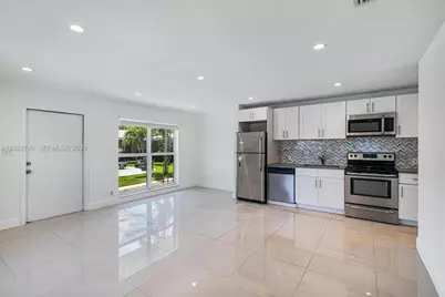 2201 NE 14th Ave #9, Wilton Manors, FL 33305 - Photo 9