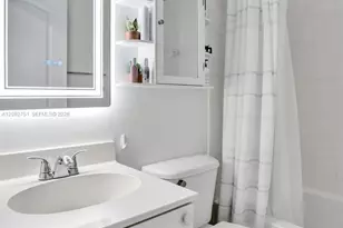 220 Riverwalk Cir, Sunrise, FL 33326 - Photo 33