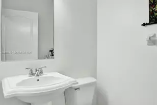 220 Riverwalk Cir, Sunrise, FL 33326 - Photo 21