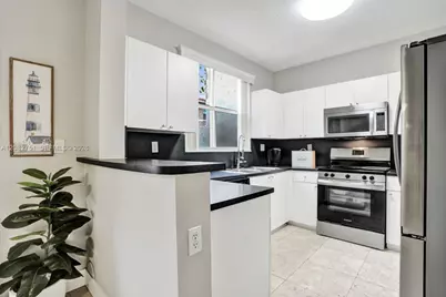 220 Riverwalk Cir, Sunrise, FL 33326 - Photo 13