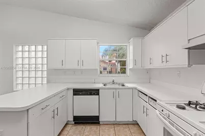 15261 SW 111th St, Miami, FL 33196 - Photo 13