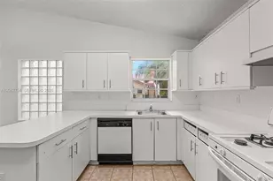 15261 SW 111th St, Miami, FL 33196 - Photo 13