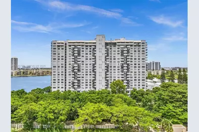 2780 NE 183rd St #302, Aventura, FL 33160 - Photo 31