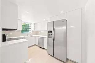 9674 Fontainebleau Blvd, Miami, FL 33172 - Photo 3
