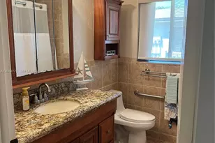 445 Lakeview Dr, Weston, FL 33326 - Photo 11
