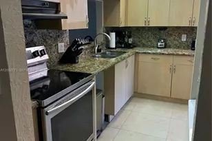 445 Lakeview Dr, Weston, FL 33326 - Photo 5