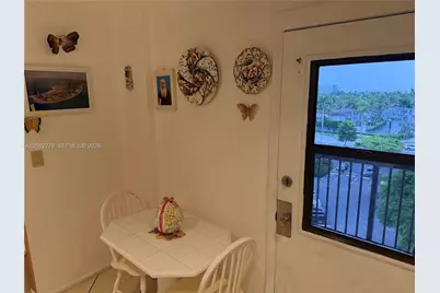 20500 W Country Club Dr #711, Aventura, FL 33180 - Photo 11