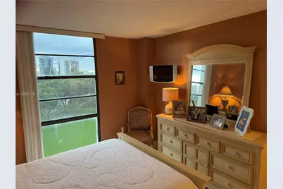 20500 W Country Club Dr #711, Aventura, FL 33180 - Photo 27