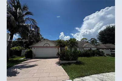 110 Hemingway Ct, Royal Palm Beach, FL 33411 - Photo 3