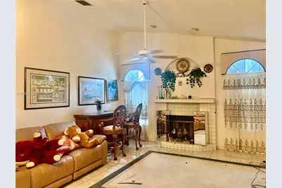 110 Hemingway Ct, Royal Palm Beach, FL 33411 - Photo 5