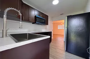 3632 SW 87th Ave, Miami, FL 33165 - Photo 5