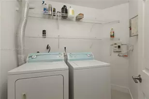 10241 NW 9 Street Circle, Miami, FL 33172 - Photo 11