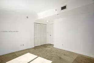 325 NE Biscayne Blvd, Miami, FL 33131 - Photo 25