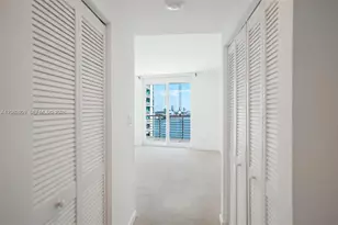 325 NE Biscayne Blvd, Miami, FL 33131 - Photo 15