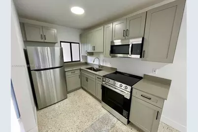 180 NE 57th St #2, Miami, FL 33137 - Photo 3