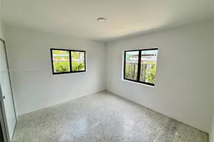 180 NE 57th St, Miami, FL 33137 - Photo 9