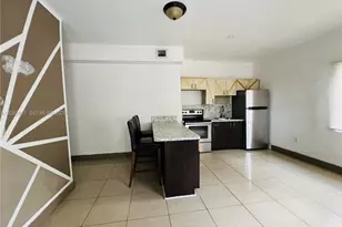 876 SW 2nd St, Miami, FL 33130 - Photo 3