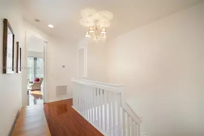 2656 NE 30th Pl, Fort Lauderdale, FL 33306 - Photo 9