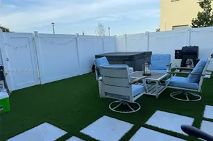 11449 W 34th Ln, Hialeah, FL 33018 - Photo 17