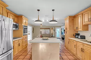100 NE 26th Dr, Wilton Manors, FL 33334 - Photo 11