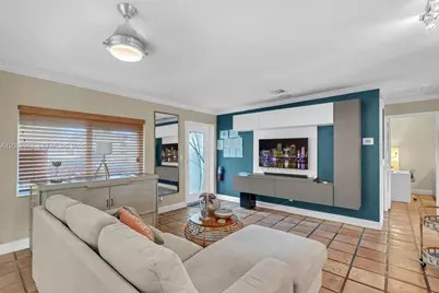 100 NE 26th Dr #100, Wilton Manors, FL 33334 - Photo 7