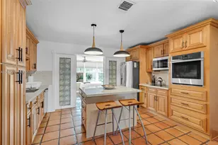 100 NE 26th Dr, Wilton Manors, FL 33334 - Photo 9