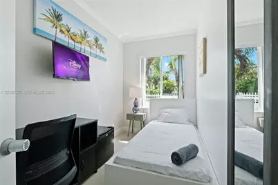 1459 NW 2nd St, Miami, FL 33125 - Photo 13