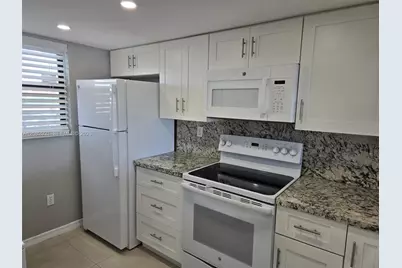10290 NW 9th St Cir #409, Miami, FL 33172 - Photo 3