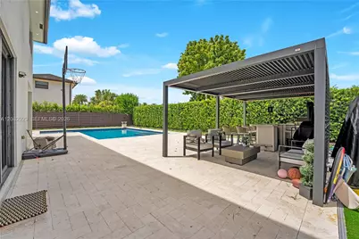 8981 NW 161st Ter, Miami Lakes, FL 33018 - Photo 39
